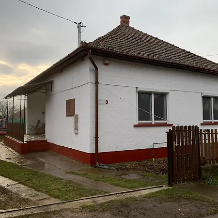 Appartement Sardoar Vendeghaz *