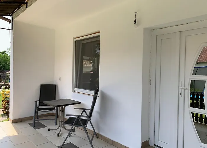 דירה Sardoar Vendeghaz Abádszalók